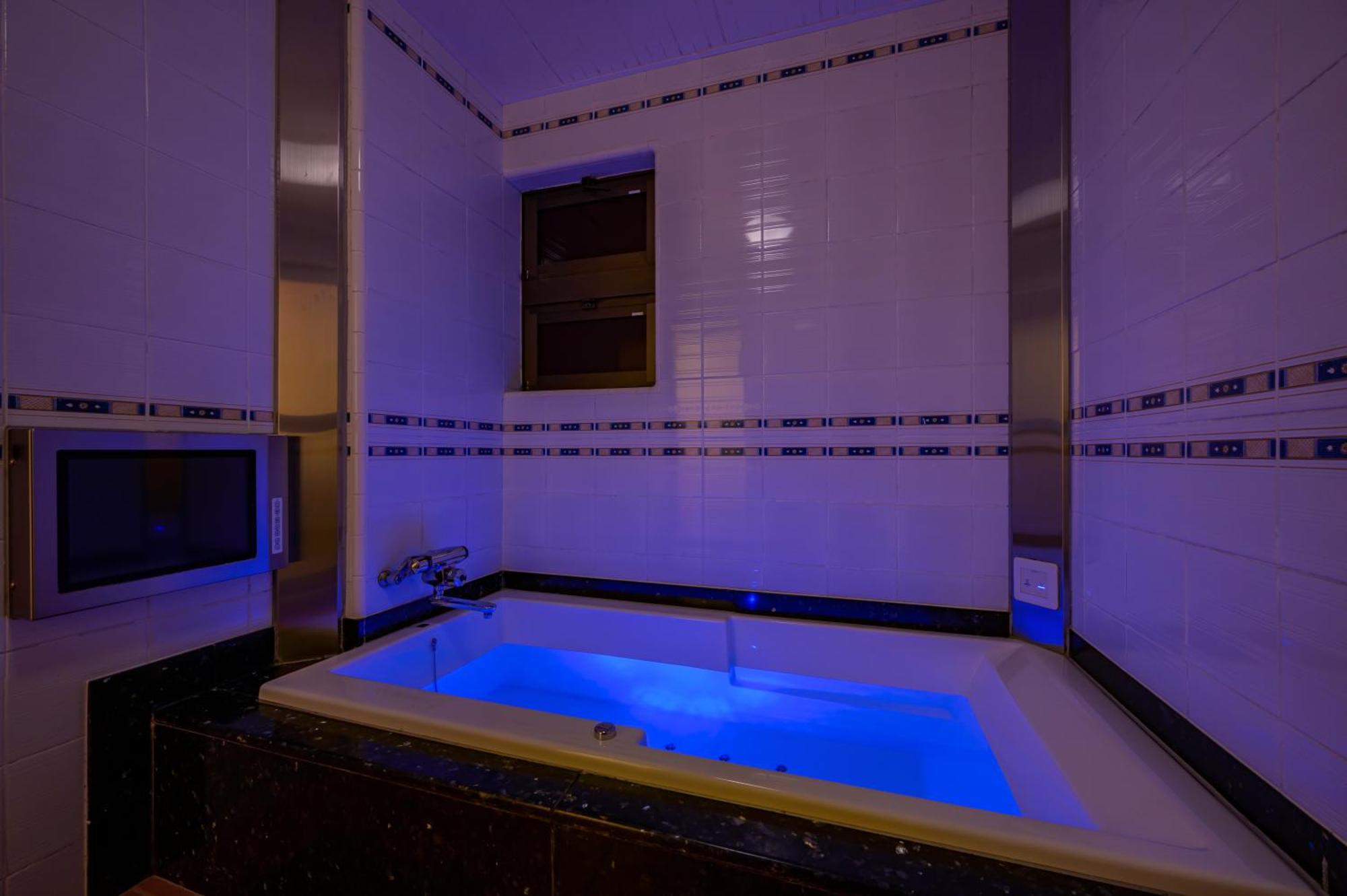 Hotel Mobilia (Adults Only) Цуруґашіма Екстер'єр фото