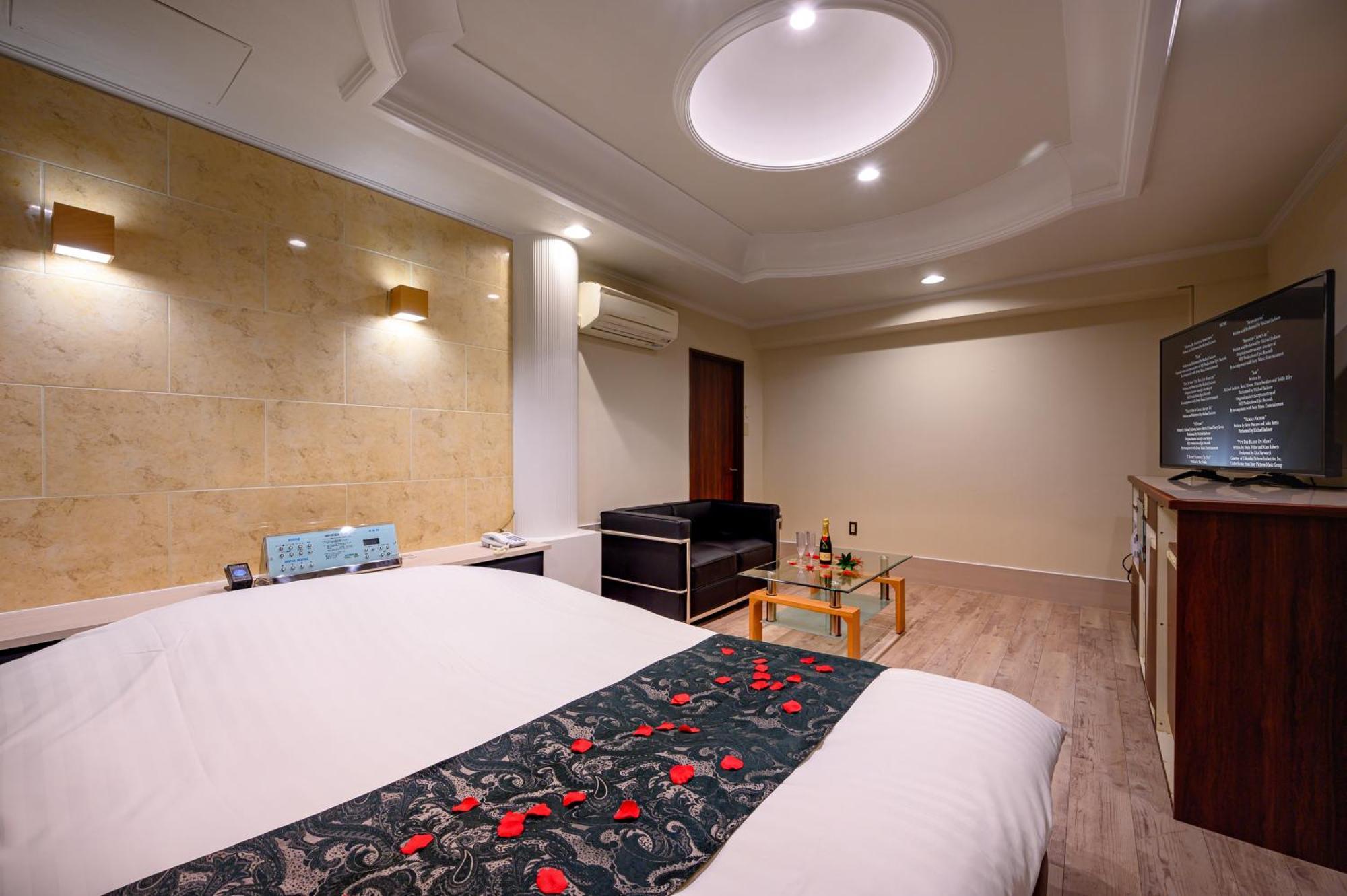 Hotel Mobilia (Adults Only) Цуруґашіма Екстер'єр фото