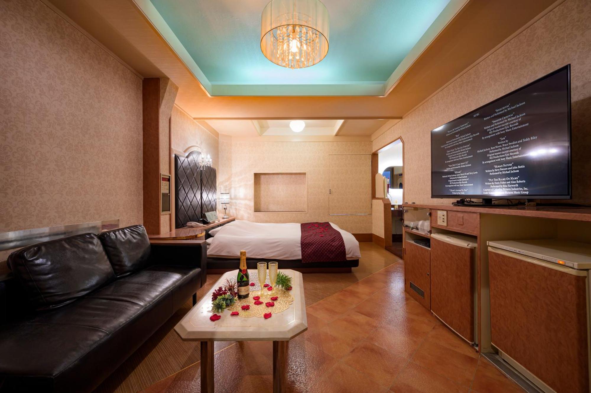 Hotel Mobilia (Adults Only) Цуруґашіма Екстер'єр фото