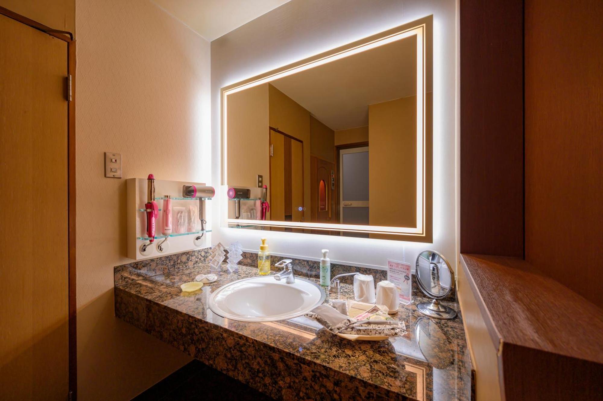 Hotel Mobilia (Adults Only) Цуруґашіма Екстер'єр фото