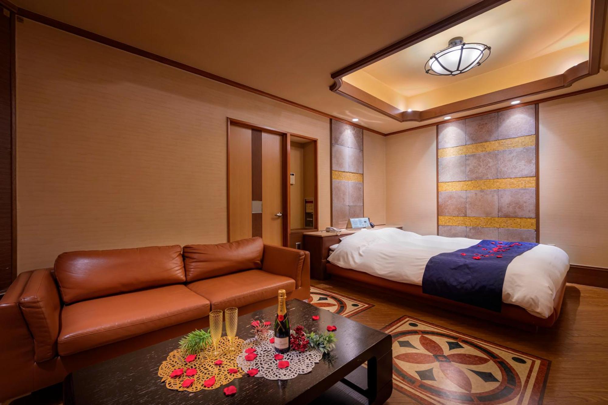 Hotel Mobilia (Adults Only) Цуруґашіма Екстер'єр фото